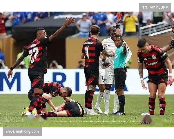 阿根廷十人鏖战展现韧性 圣地亚哥红牌成比赛关键转折 阿根廷十人鏖战展现韧性 圣地亚哥红牌成比赛关键转折